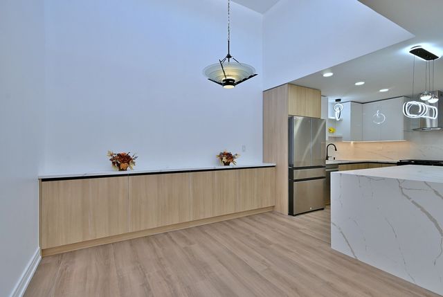 1230 Park Avenue W 225, Highland Park, IL 60035