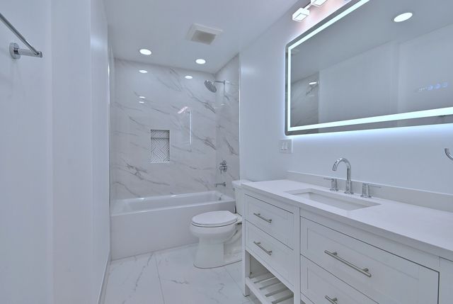 1230 Park Avenue W 225, Highland Park, IL 60035