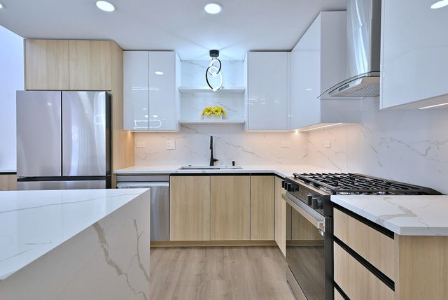 1230 Park Avenue W 225, Highland Park, IL 60035