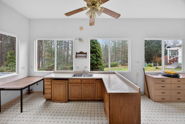 218 Hessar Street, Grants Pass, OR 97527