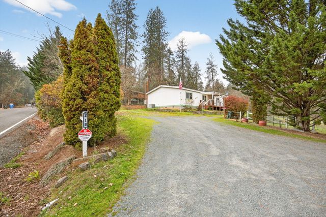 218 Hessar Street, Grants Pass, OR 97527