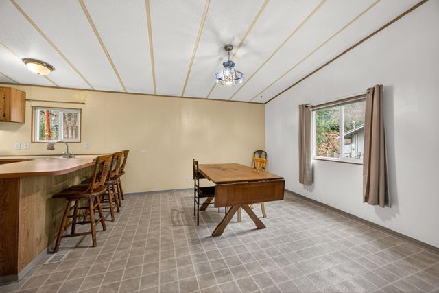 218 Hessar Street, Grants Pass, OR 97527