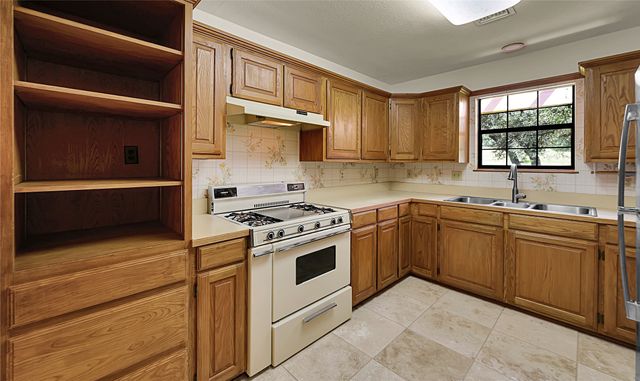 321 County Road 4275, Clifton, TX 76634