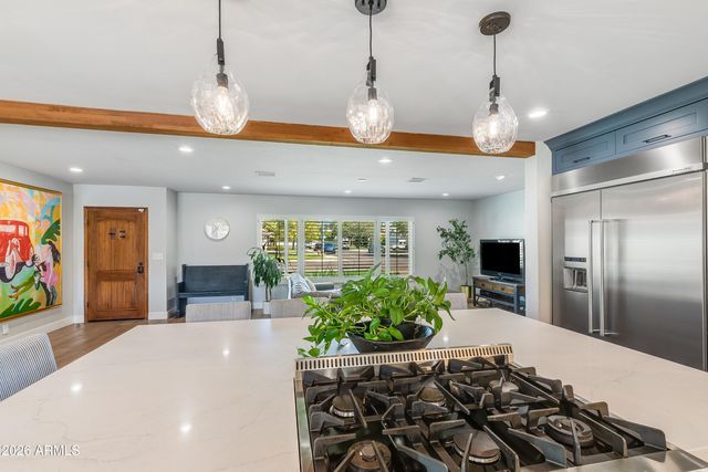 3229 E MONTECITO Avenue, Phoenix, AZ 85018