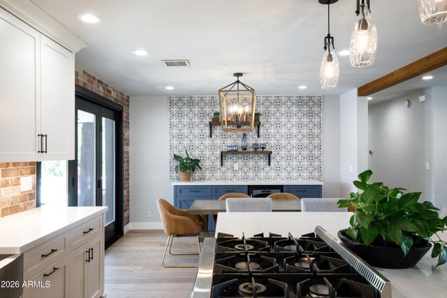 3229 E MONTECITO Avenue, Phoenix, AZ 85018