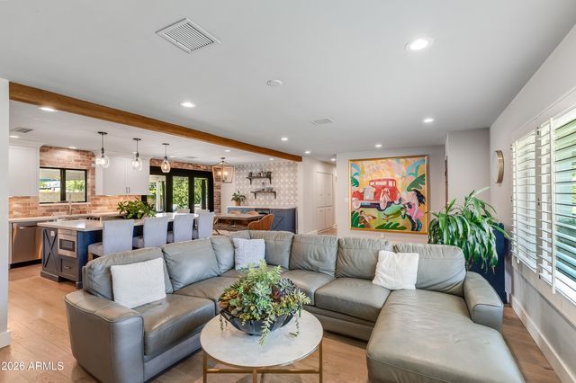3229 E MONTECITO Avenue, Phoenix, AZ 85018