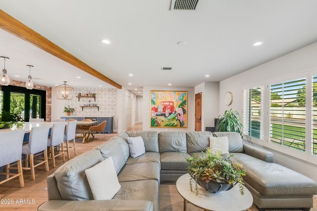 3229 E MONTECITO Avenue, Phoenix, AZ 85018