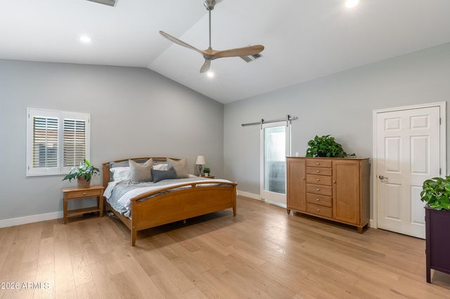 3229 E MONTECITO Avenue, Phoenix, AZ 85018