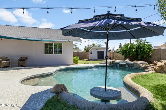 3229 E MONTECITO Avenue, Phoenix, AZ 85018