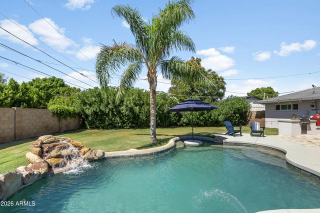 3229 E MONTECITO Avenue, Phoenix, AZ 85018