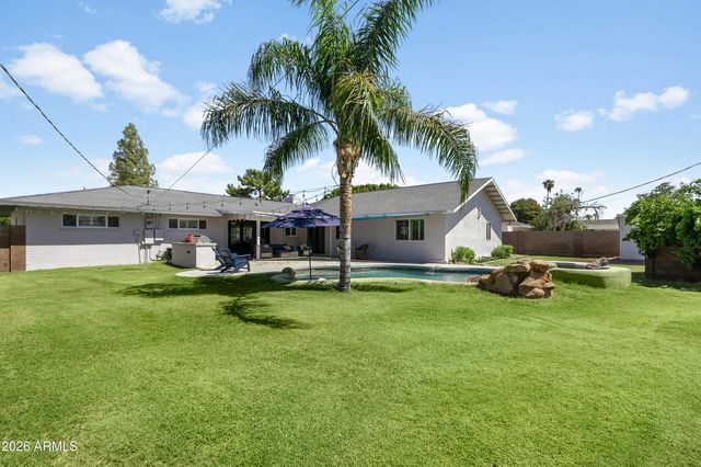 3229 E MONTECITO Avenue, Phoenix, AZ 85018