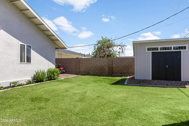 3229 E MONTECITO Avenue, Phoenix, AZ 85018