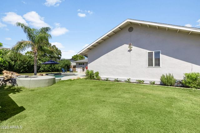 3229 E MONTECITO Avenue, Phoenix, AZ 85018