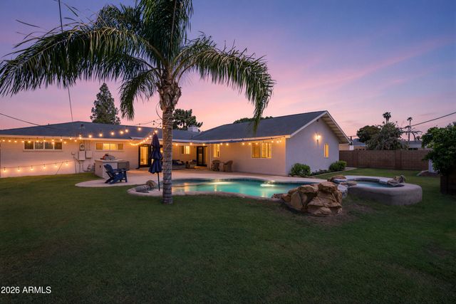 3229 E MONTECITO Avenue, Phoenix, AZ 85018