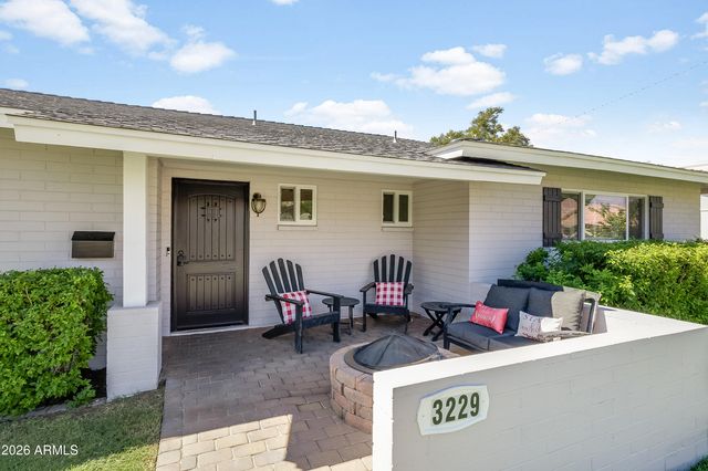 3229 E MONTECITO Avenue, Phoenix, AZ 85018