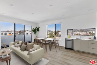 521 N Gramercy Place 301, Los Angeles, CA 90004