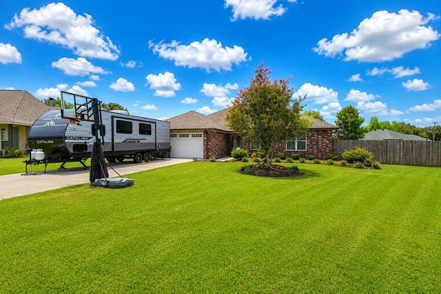 100 Comanchee Court, Thibodaux, LA 70301