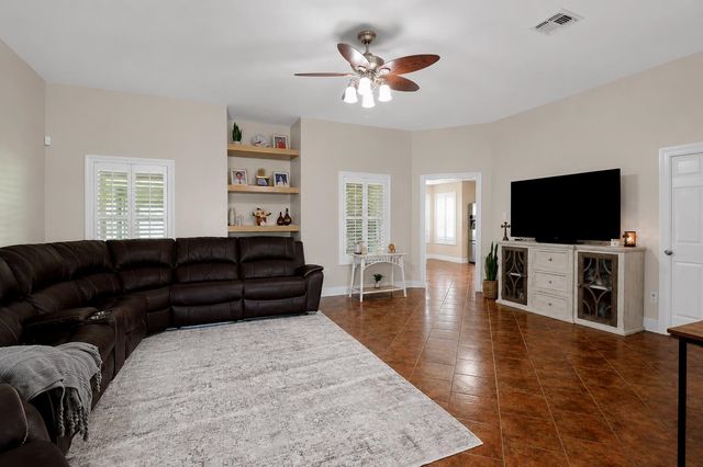 100 Comanchee Court, Thibodaux, LA 70301