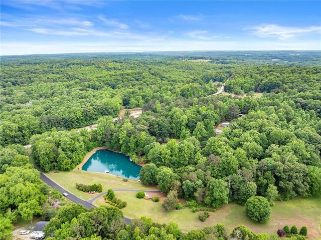 2832 B Wilson Road, Commerce, GA 30529