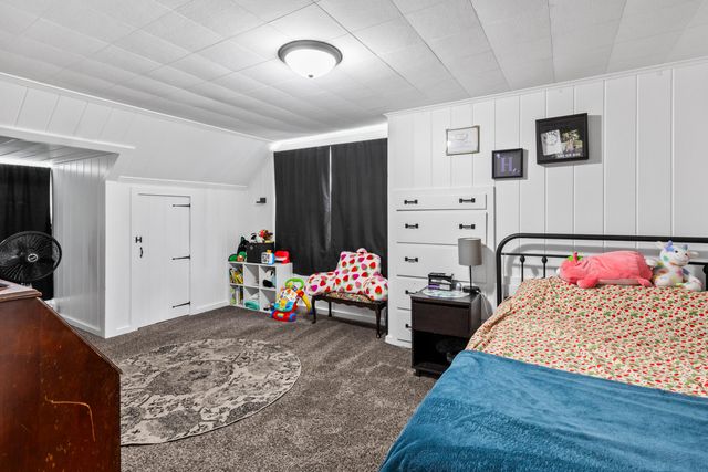 245 ELMWOOD Drive, Council Bluffs, IA 51503