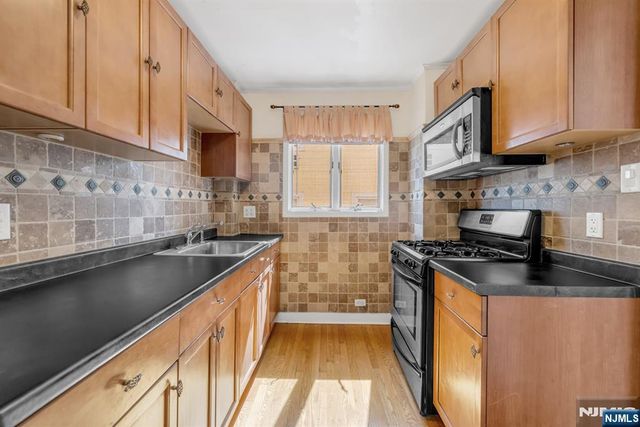 255 Windsor Road, Wood Ridge, NJ 07075