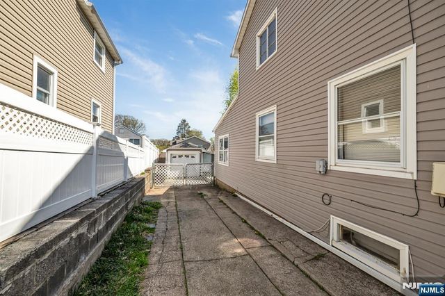 255 Windsor Road, Wood Ridge, NJ 07075