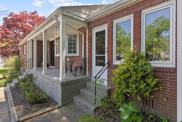 45 Pine Tree Dr, Worcester, MA 01609