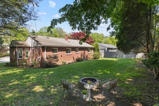 45 Pine Tree Dr, Worcester, MA 01609