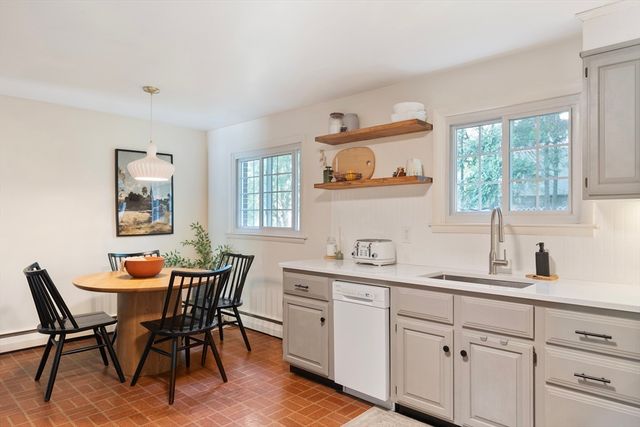 45 Pine Tree Dr, Worcester, MA 01609