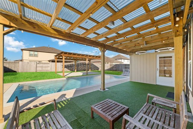 3508 Saxton Green Road, Pearland, TX 77584