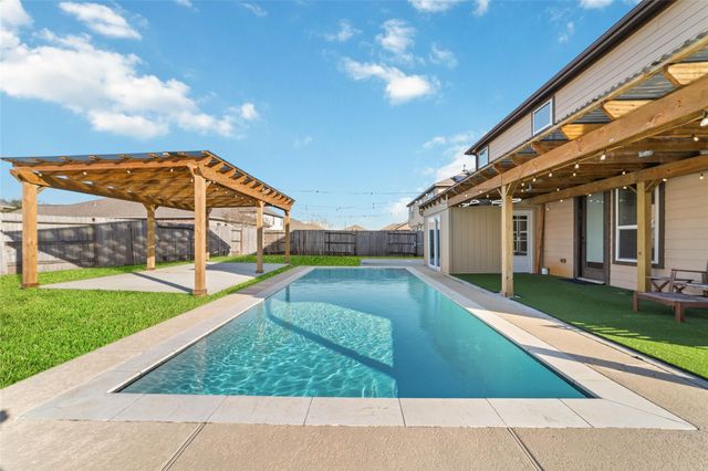 3508 Saxton Green Road, Pearland, TX 77584