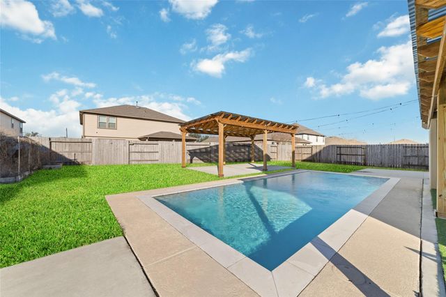 3508 Saxton Green Road, Pearland, TX 77584