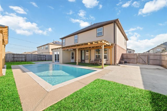 3508 Saxton Green Road, Pearland, TX 77584