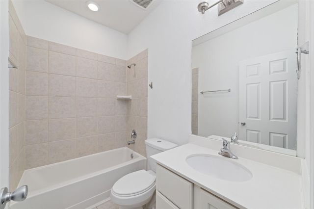 3508 Saxton Green Road, Pearland, TX 77584