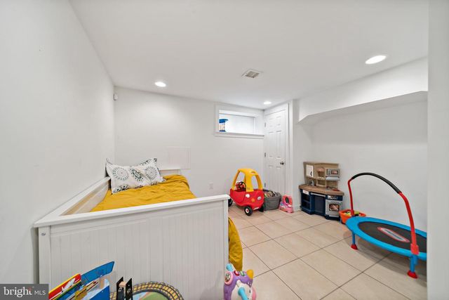 1214 S BONSALL ST, Philadelphia, PA 19146