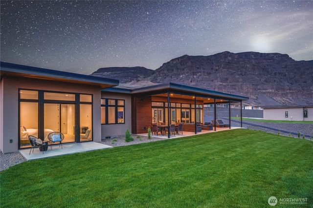 23409 Canopy Drive NW, Quincy, WA 98848