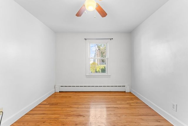 243 Oak Grove Ave, Fall River, MA 02723