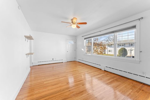 243 Oak Grove Ave, Fall River, MA 02723