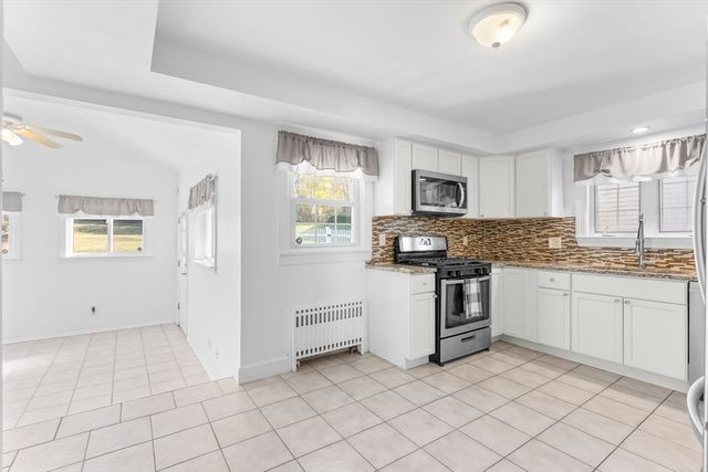 243 Oak Grove Ave, Fall River, MA 02723