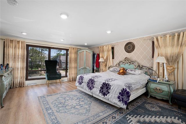 807 Pontiac Avenue, Cranston, RI 02910