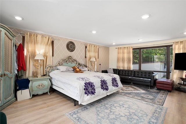 807 Pontiac Avenue, Cranston, RI 02910