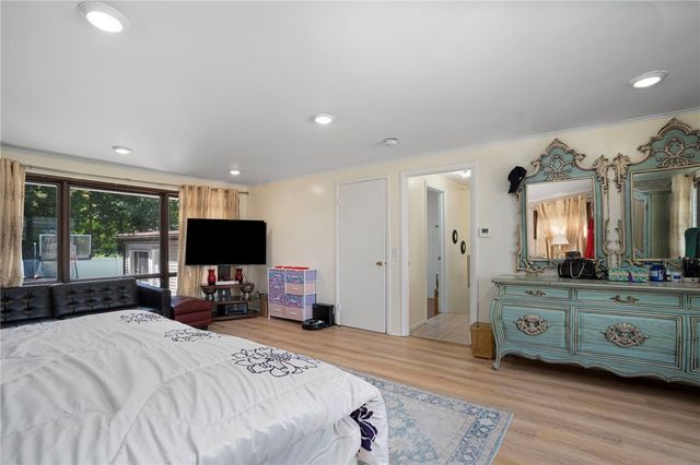 807 Pontiac Avenue, Cranston, RI 02910