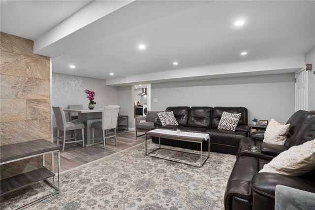 807 Pontiac Avenue, Cranston, RI 02910