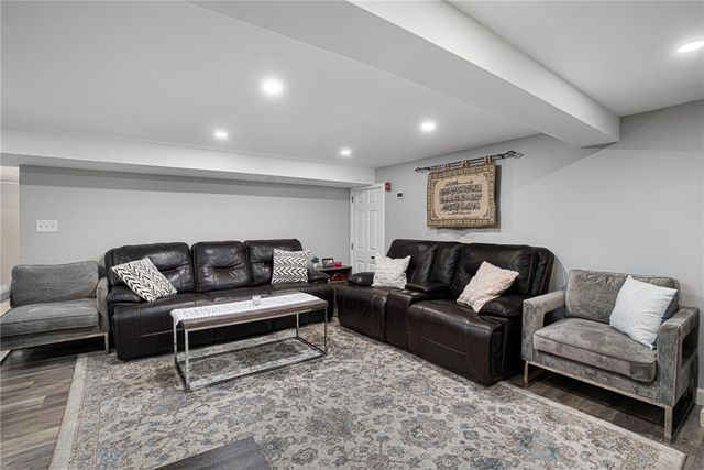 807 Pontiac Avenue, Cranston, RI 02910