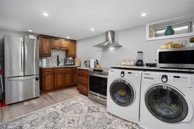 807 Pontiac Avenue, Cranston, RI 02910