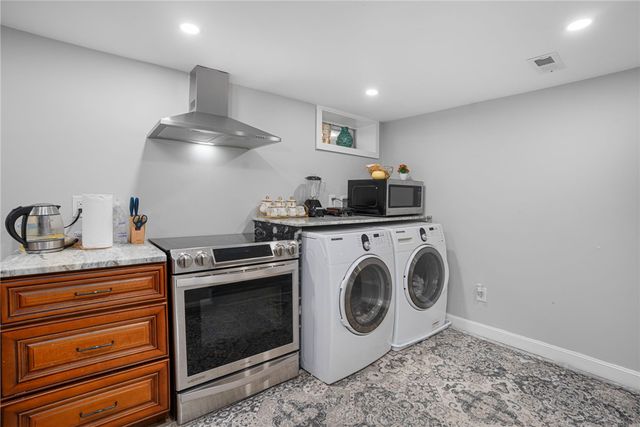 807 Pontiac Avenue, Cranston, RI 02910