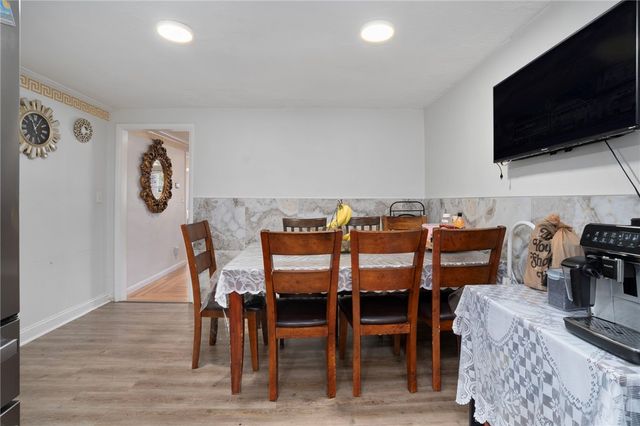 807 Pontiac Avenue, Cranston, RI 02910