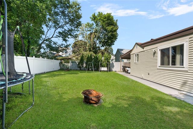 807 Pontiac Avenue, Cranston, RI 02910