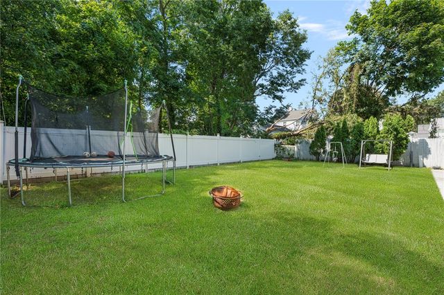 807 Pontiac Avenue, Cranston, RI 02910