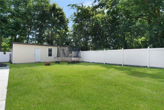 807 Pontiac Avenue, Cranston, RI 02910